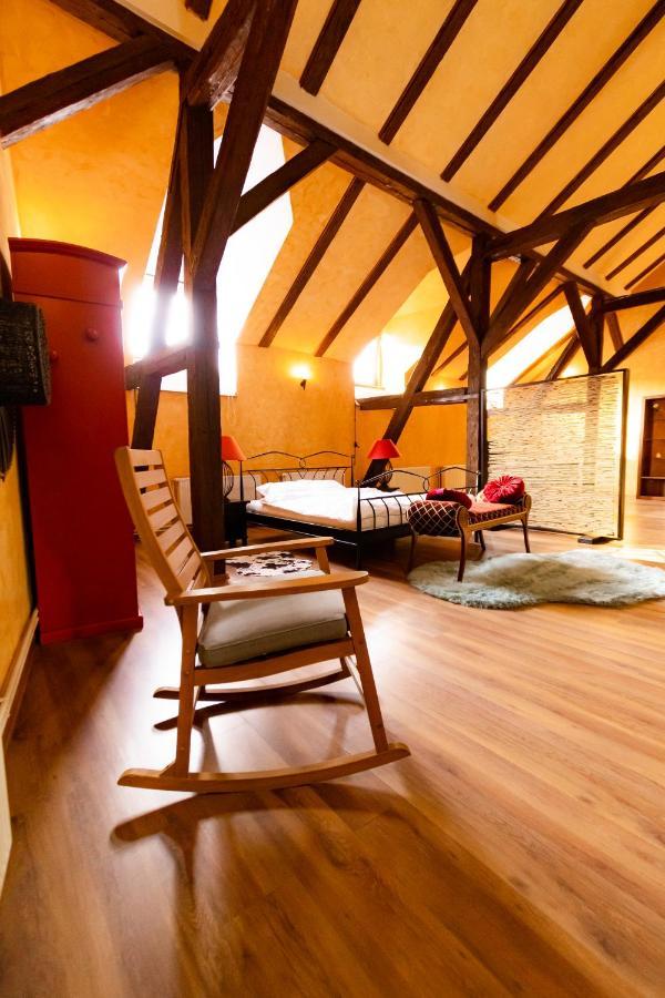 The Attic - Large Open-Space In The Old Town Of Brasov, Minutes Away From The Black Church Exterior foto